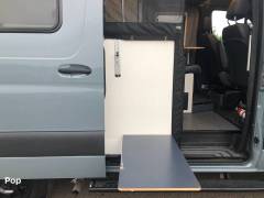 2022 Winnebago Revel 44E 4x4, $ 124,400