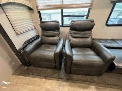 2019 Venture RV SportTrek ST270VBH, $ 19,250