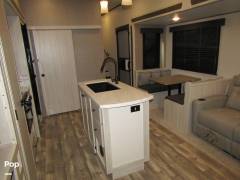 2023 Forest River Cardinal Red 36MB, $ 64,000