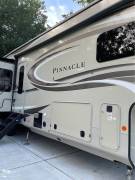2019 Jayco Pinnacle 36SSWS, $ 56,000