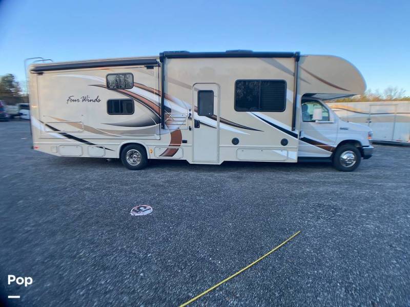 2018 Thor Motor Coach Four Winds 30D, $ 60,000