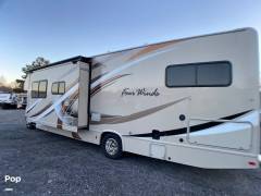 2018 Thor Motor Coach Four Winds 30D, $ 60,000