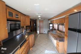 2008 Winnebago Tour 40TD, $ 100,000