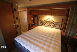 2008 Winnebago Tour 40TD, $ 100,000