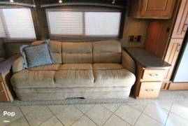 2008 Winnebago Tour 40TD, $ 100,000
