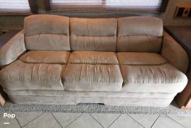 2008 Winnebago Tour 40TD, $ 100,000