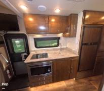 2019 Tiffin Wayfarer 25QW, $ 99,974