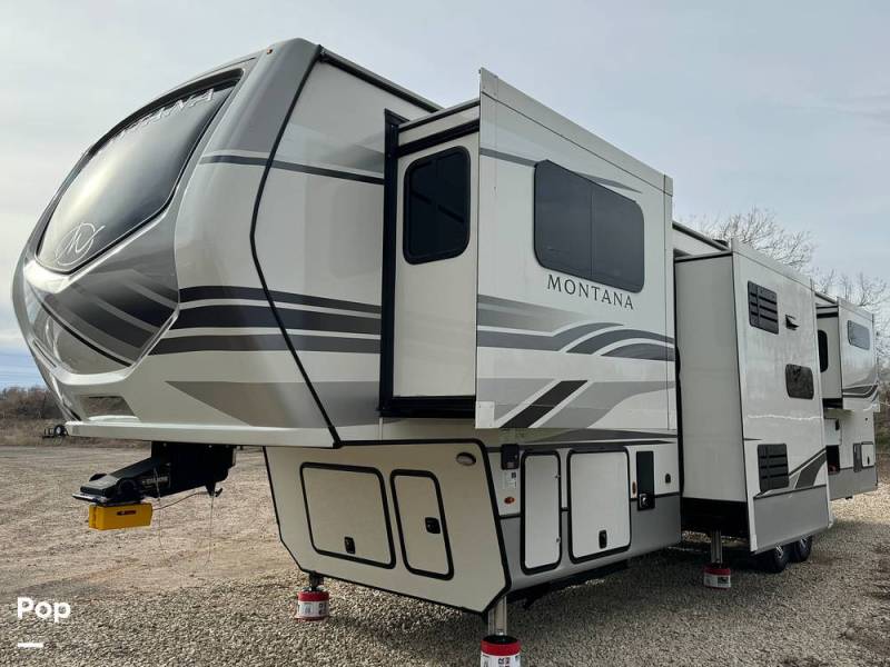 2023 Keystone Montana 3761FL, $ 104,900