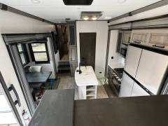 2023 Keystone Montana 3761FL, $ 104,900