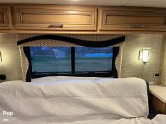 2017 Newmar Canyon Star 3710, $ 64,900