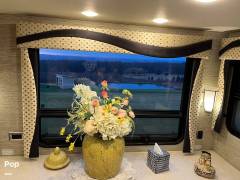 2017 Newmar Canyon Star 3710, $ 64,900