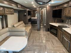 2020 Fleetwood Discovery LXE 40G, $ 216,000