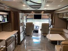 2020 Fleetwood Discovery LXE 40G, $ 216,000