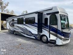 2020 Fleetwood Discovery LXE 40G, $ 216,000