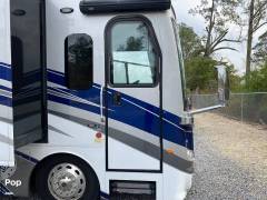 2020 Fleetwood Discovery LXE 40G, $ 216,000