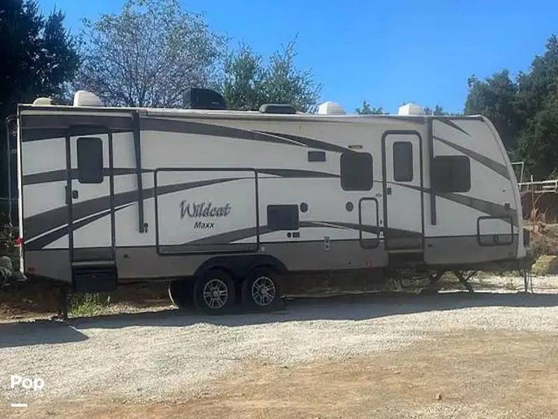 2017 Forest River Wildcat Maxx 30DBH, $ 29,000