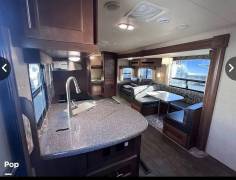 2017 Forest River Wildcat Maxx 30DBH, $ 29,000