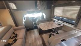 2018 Thor Motor Coach Four Winds 30D, $ 69,000