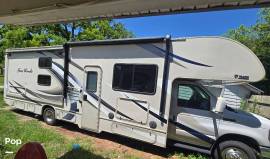 2018 Thor Motor Coach Four Winds 30D, $ 69,000