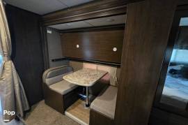 2018 Thor Motor Coach Four Winds 30D, $ 69,000