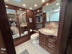 2017 American Coach American Revolution 42S, $ 187,000