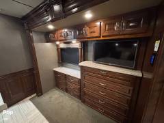2017 American Coach American Revolution 42S, $ 187,000