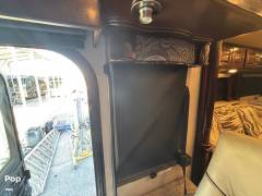 2017 American Coach American Revolution 42S, $ 187,000