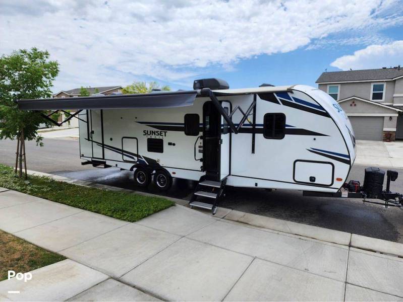 2021 CrossRoads Sunset Trail 272BH, $ 36,700