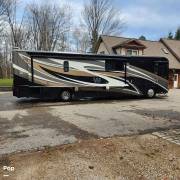 2010 Winnebago Journey 40T, $ 115,000