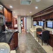 2010 Winnebago Journey 40T, $ 115,000