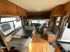 2017 Thor Motor Coach Majestic 23A, $ 19,000