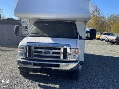 2017 Thor Motor Coach Majestic 23A, $ 19,000
