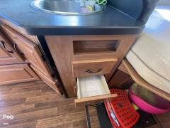 2017 Thor Motor Coach Majestic 23A, $ 19,000