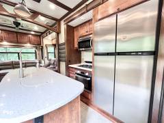 2019 Heartland Big Country 3965DSS, $ 44,000