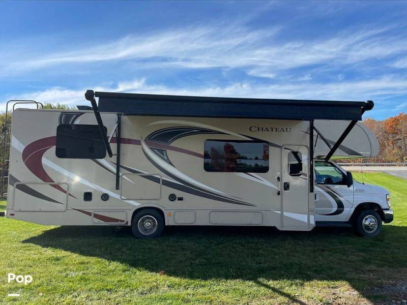 2018 Thor Motor Coach Chateau 31Y, $ 64,500
