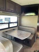 2018 Thor Motor Coach Chateau 31Y, $ 64,500