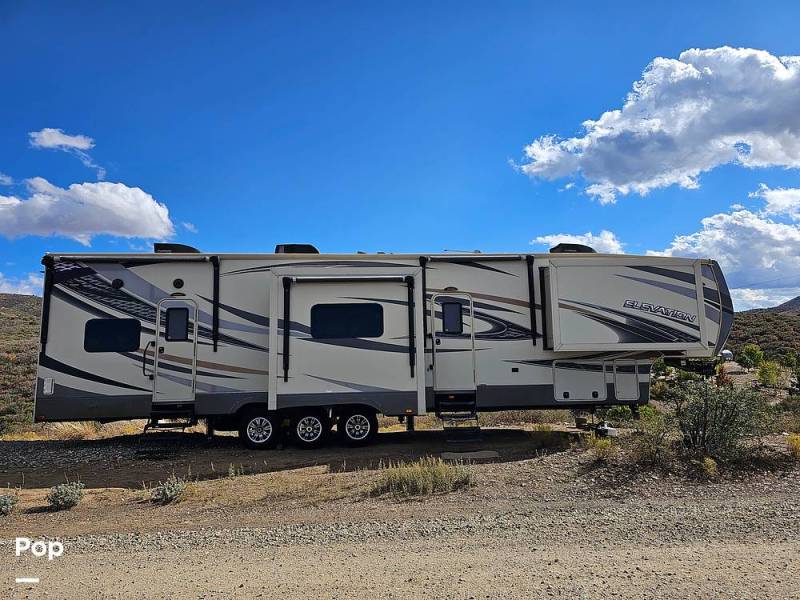 2015 CrossRoads Elevation Sonoma TF-42SN, $ 64,000