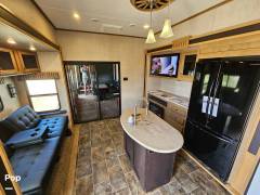 2015 CrossRoads Elevation Sonoma TF-42SN, $ 64,000