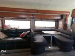 2010 Thor Motor Coach Serrano 31X, $ 50,000