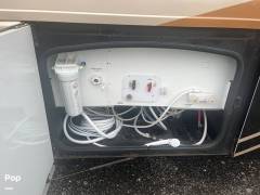 2017 Thor Motor Coach Challenger 37KT, $ 84,000