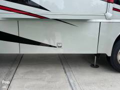 2015 Winnebago Adventurer 35P, $ 70,000