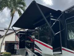 2015 Winnebago Adventurer 35P, $ 70,000