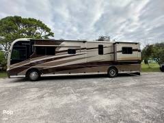 2005 Fleetwood Revolution 40C, $ 69,500