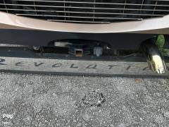 2005 Fleetwood Revolution 40C, $ 69,500