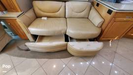 2007 Holiday Rambler Navigator 43FST, $ 99,000