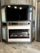 2019 Dutchmen Voltage 4205 Bunk Room, $ 68,750