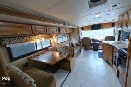2014 Winnebago Vista 35B, $ 69,000