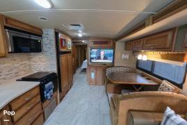 2014 Winnebago Vista 35B, $ 69,000