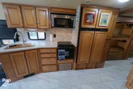 2014 Winnebago Vista 35B, $ 69,000