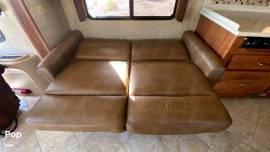 2011 Monaco Cayman 40PBQ, $ 129,000